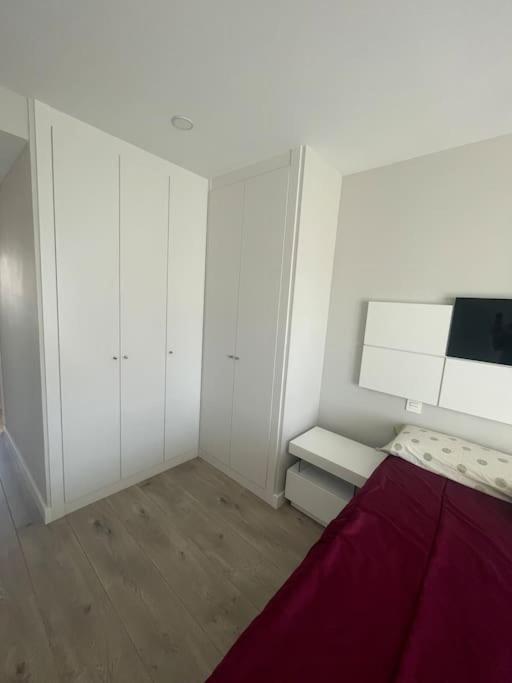 Apartamento Cervantino อัลกาลาเดเอนาเรส ภายนอก รูปภาพ