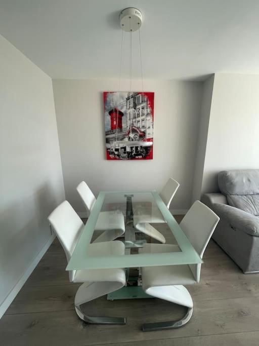 Apartamento Cervantino อัลกาลาเดเอนาเรส ภายนอก รูปภาพ