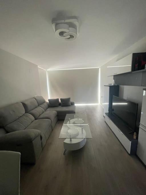 Apartamento Cervantino อัลกาลาเดเอนาเรส ภายนอก รูปภาพ